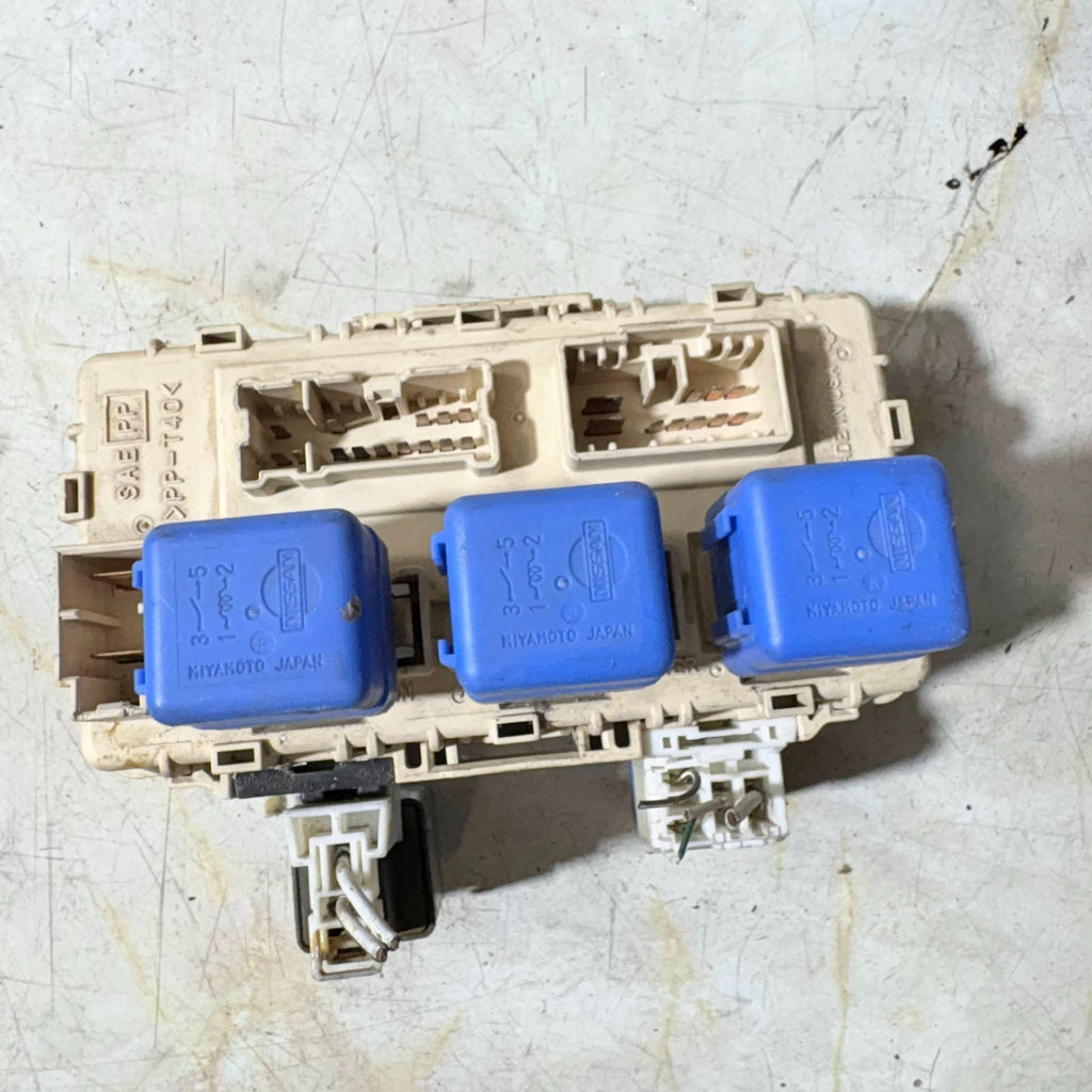 NISSAN X-TRAIL 2001-07 UNDER BONNET FUSE BOX BOARD