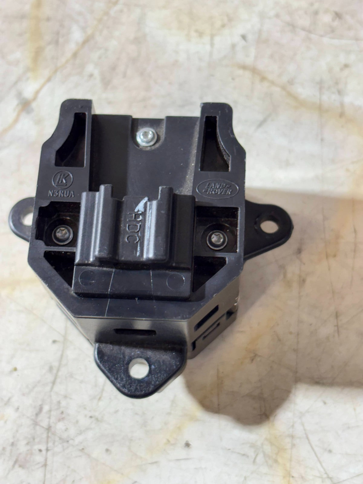 2012-2018 LAND ROVER EVOQUE CENTER CONSOLE TRACTION CONTROL ECO SWITCH