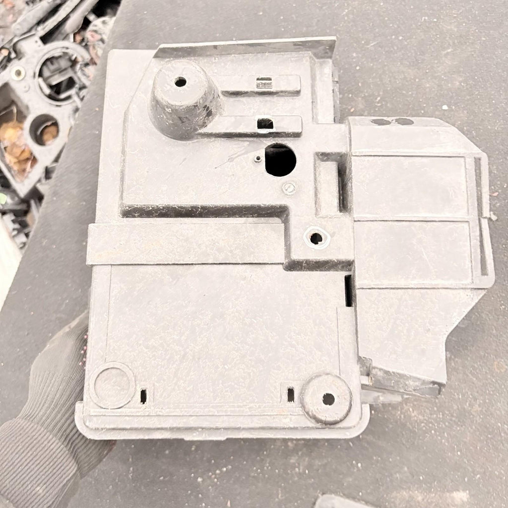 FORD FOCUS 2006 BATTERY COVER GENUINE OEM