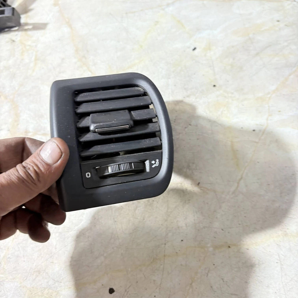 Skoda Roomster passenger Front dashboard side air vent grill trim T0028474 (NSF)