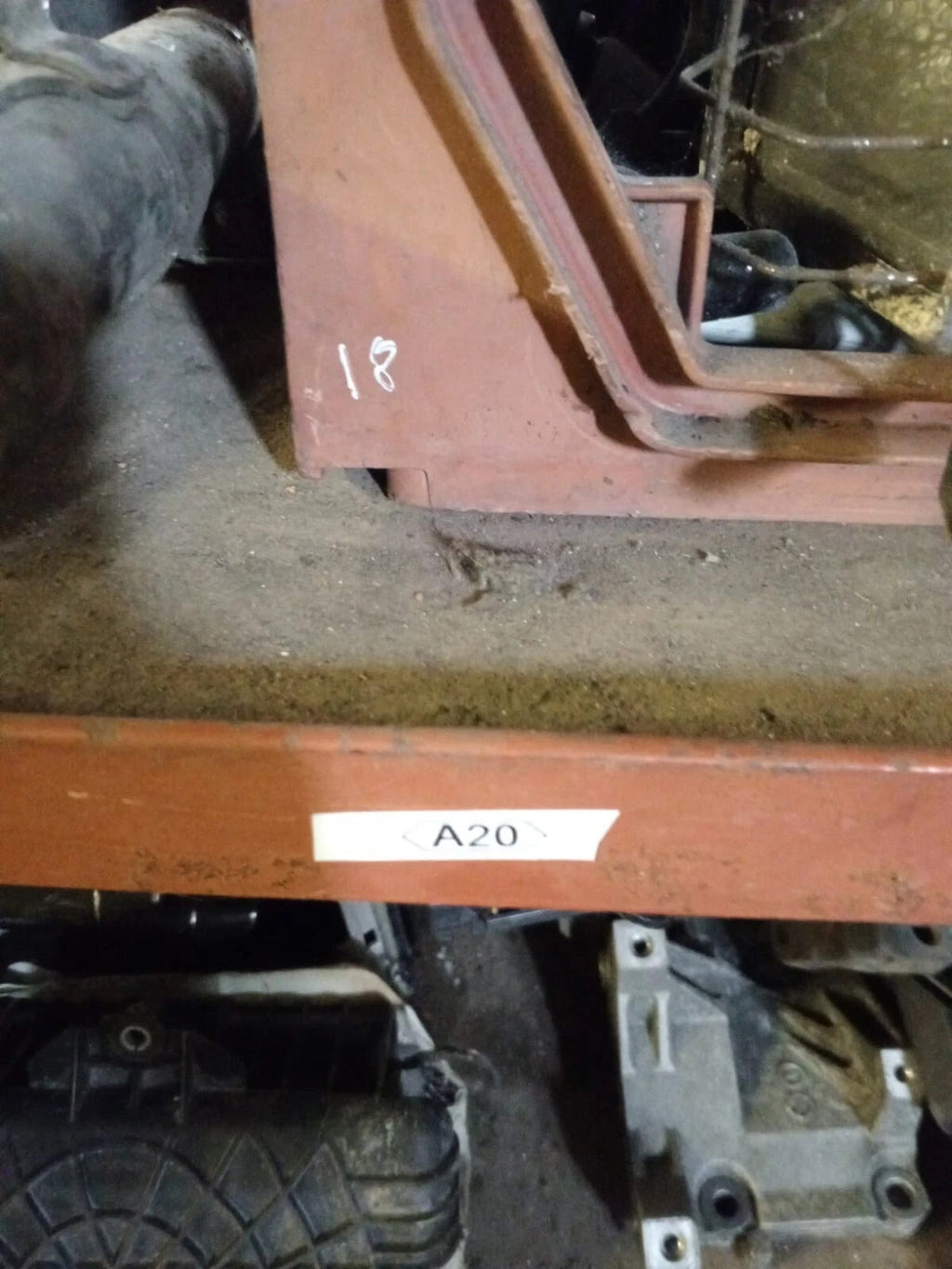 Audi A4 8K B8 Boot Opening Spring and Trim Cover 8T0827339D