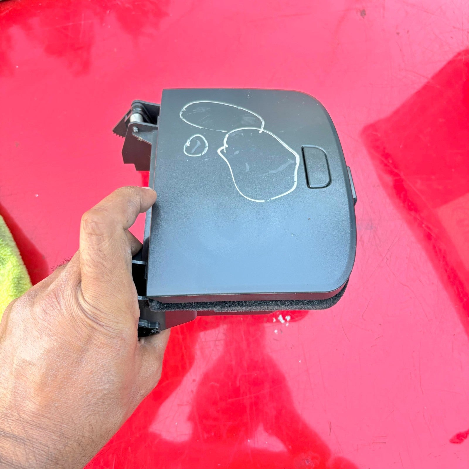 CHEVROLET CAPTIVA STORAGE COMPARTMENT 2010