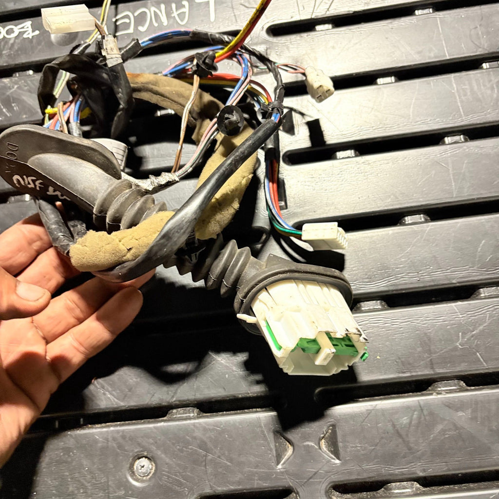 SUZUKI VITARA DOOR WIRING LOOM PASSENGER FRONT LEFT SIDE 1998-2004