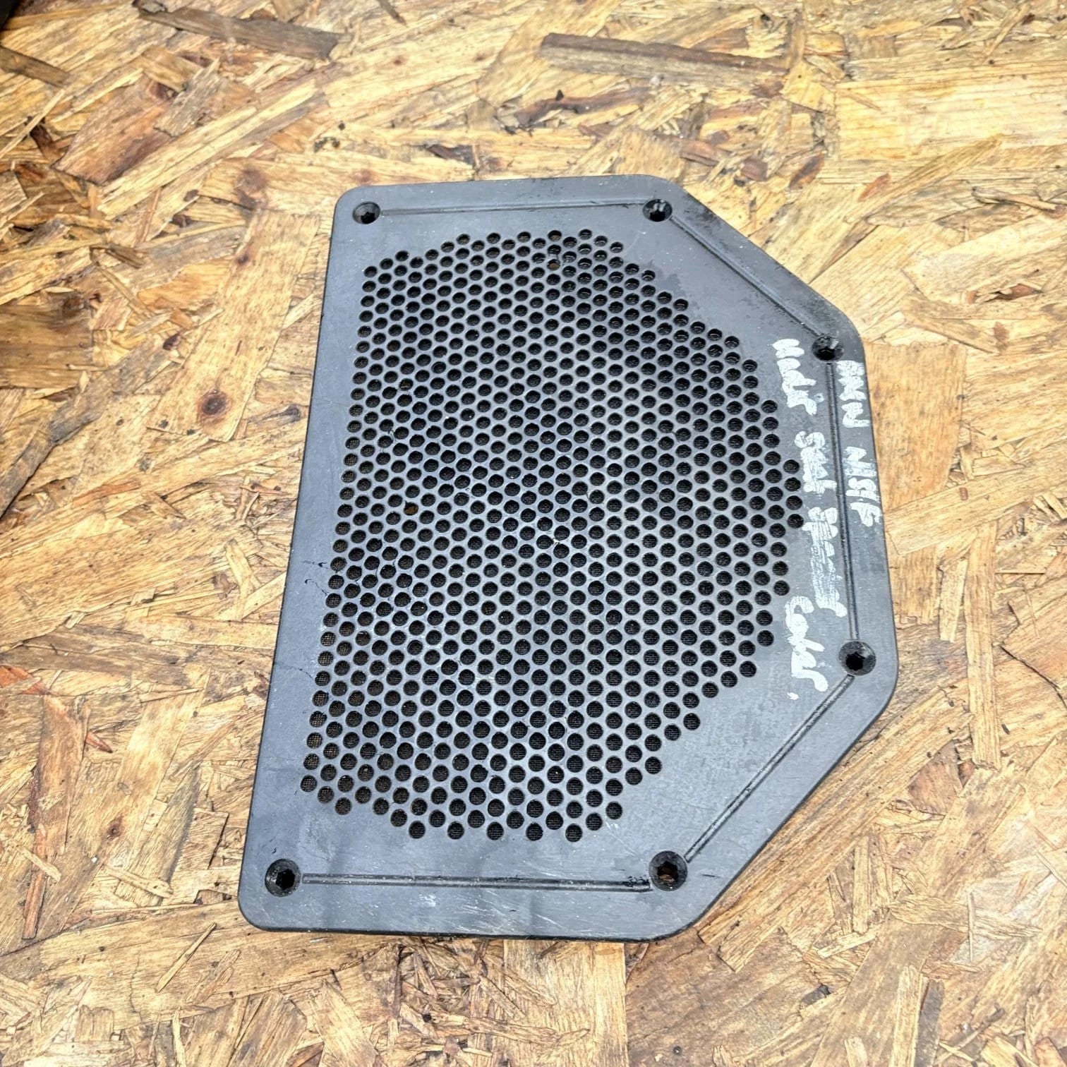 BMW 1 E81 E87 Underseat Subwoofer Speaker Trim Cover Passenger Front 4913631821