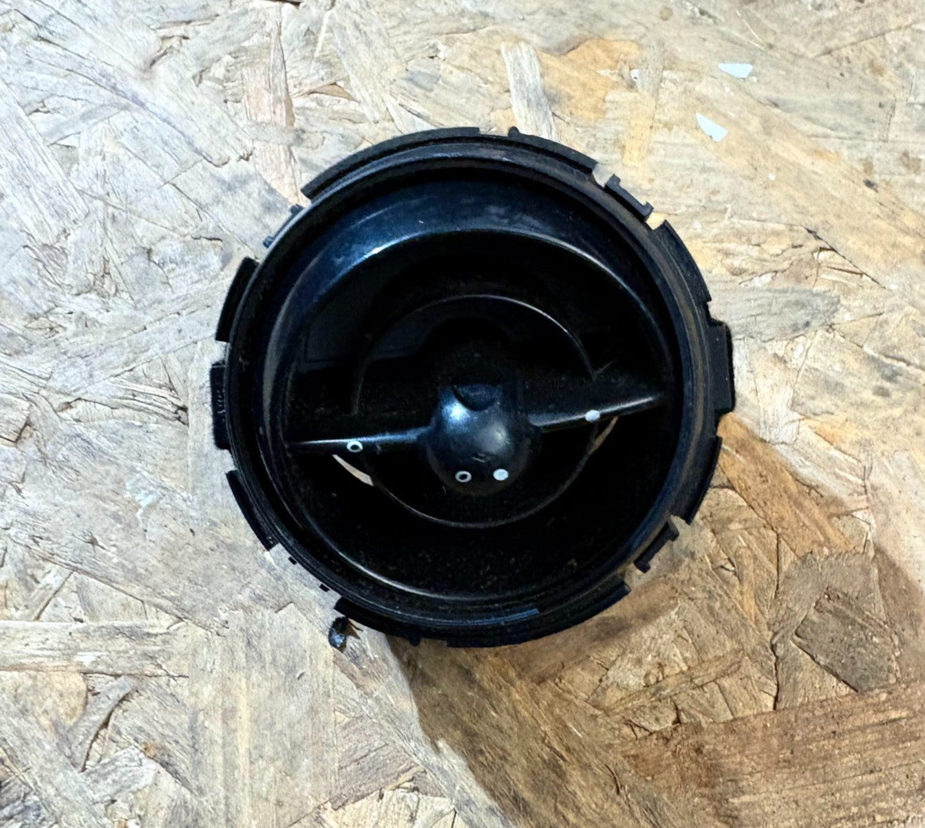 MINI ONE 2001-2006 FRONT LEFT PASSENGER SIDE DASH HEATER AIR VENT