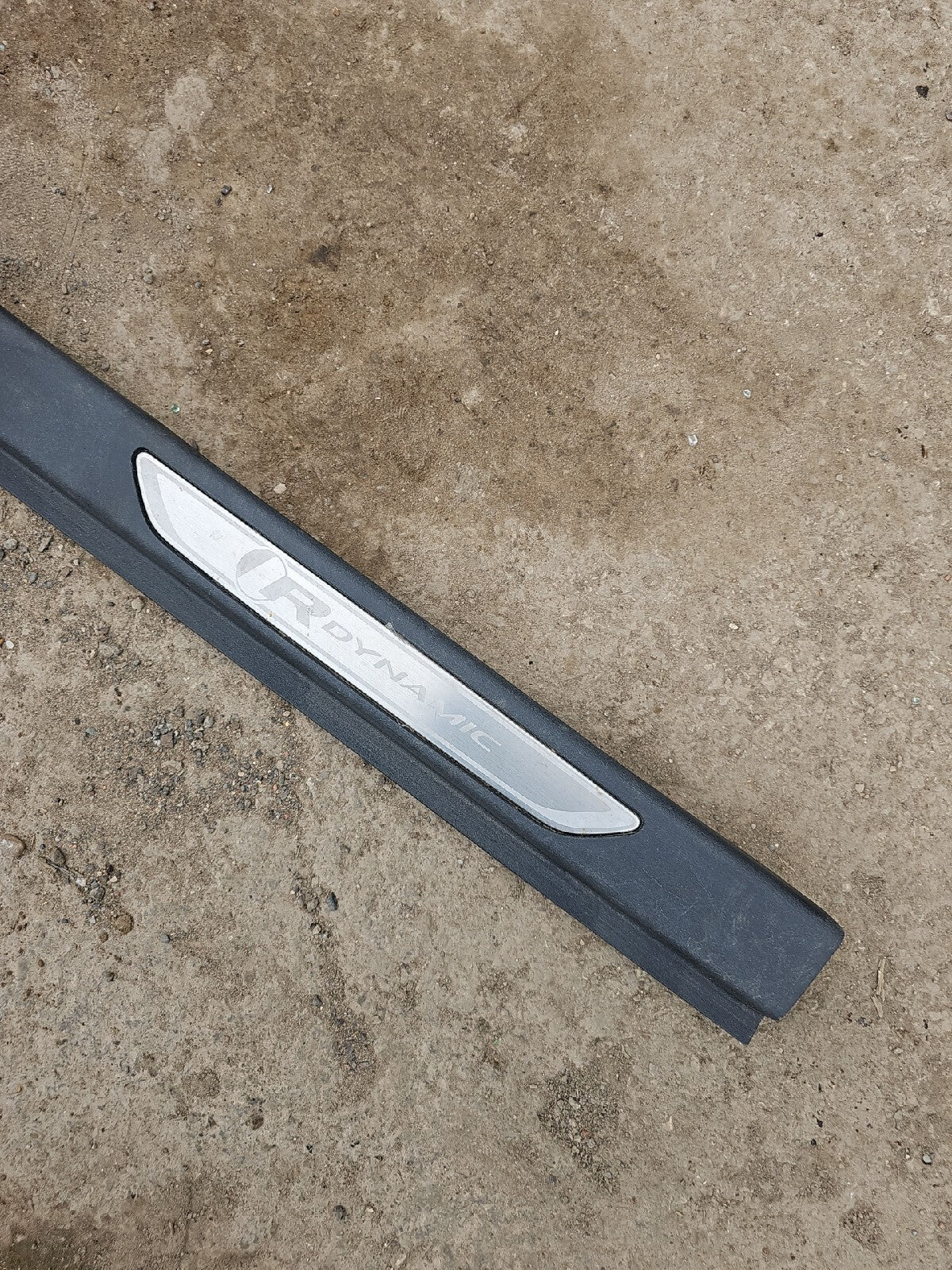 JAGUAR E-PACE 2020 PASSENGER SIDE FRONT DOOR SILL TRIM J9C302349