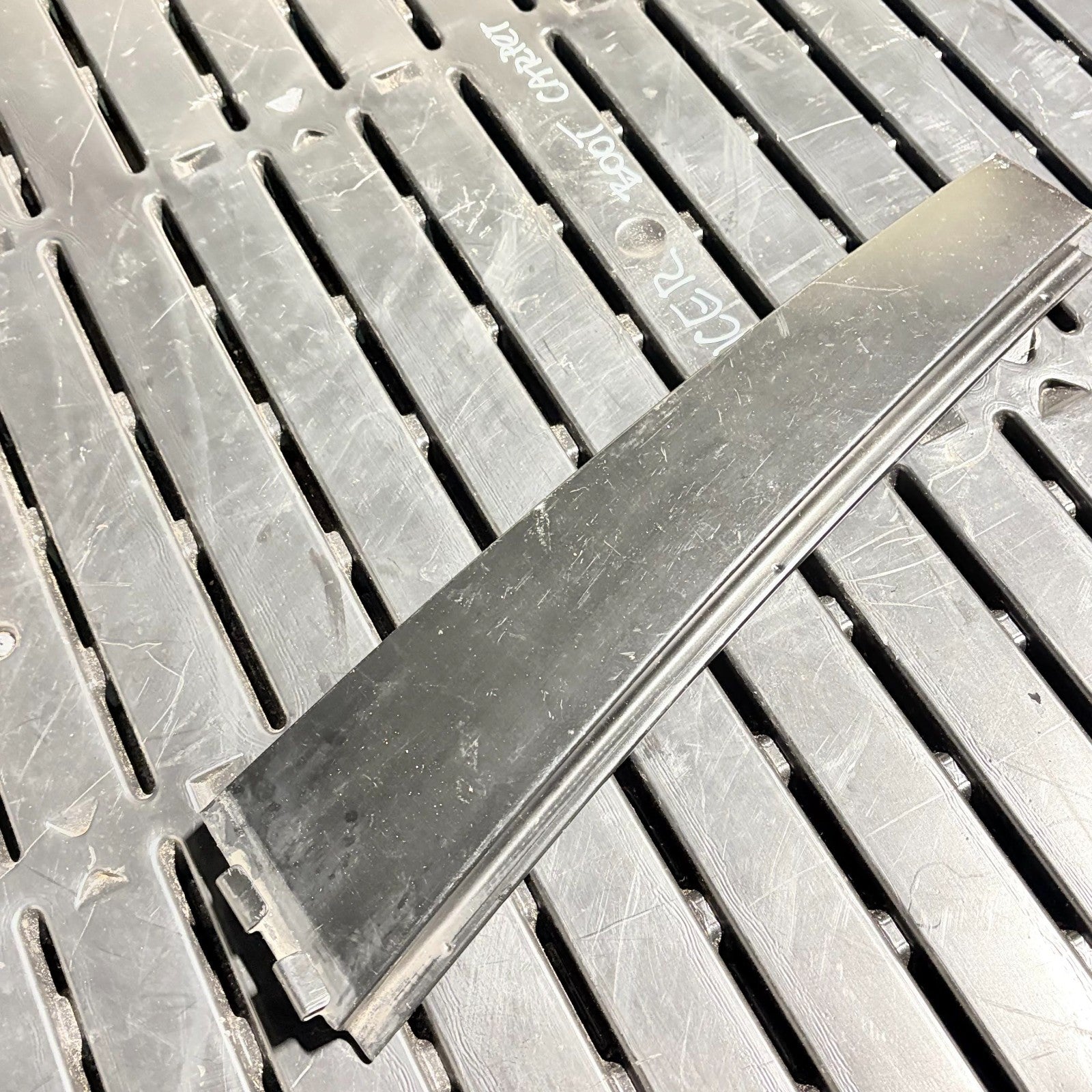 2005 VOLKSWAGEN PASSAT REAR RIGHT DRIVER EXTERIOR DOOR WINDOW TRIM COVER