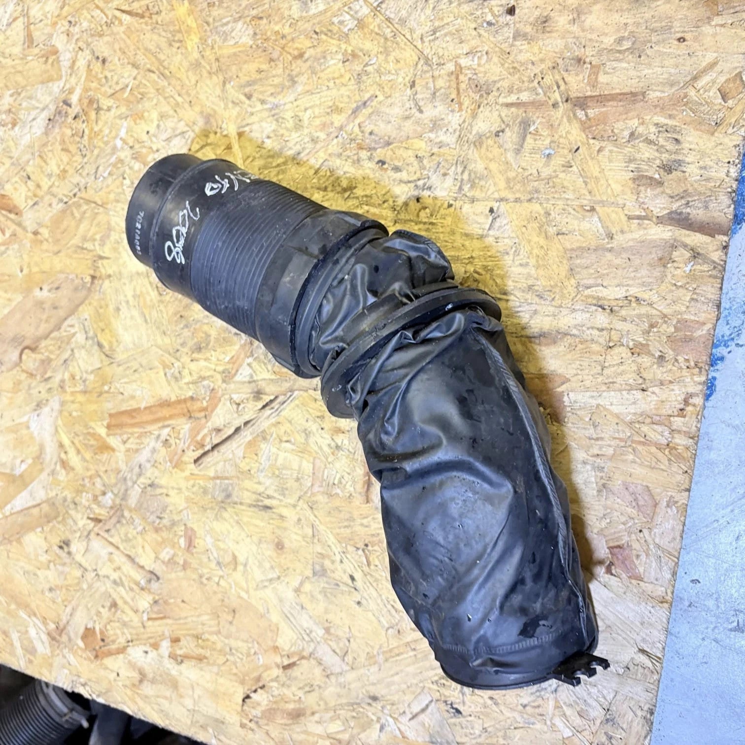 KIA SORENTO I JC Air Intake Tube 282003E600 2.5 Diesel 120kw 2008 22700263