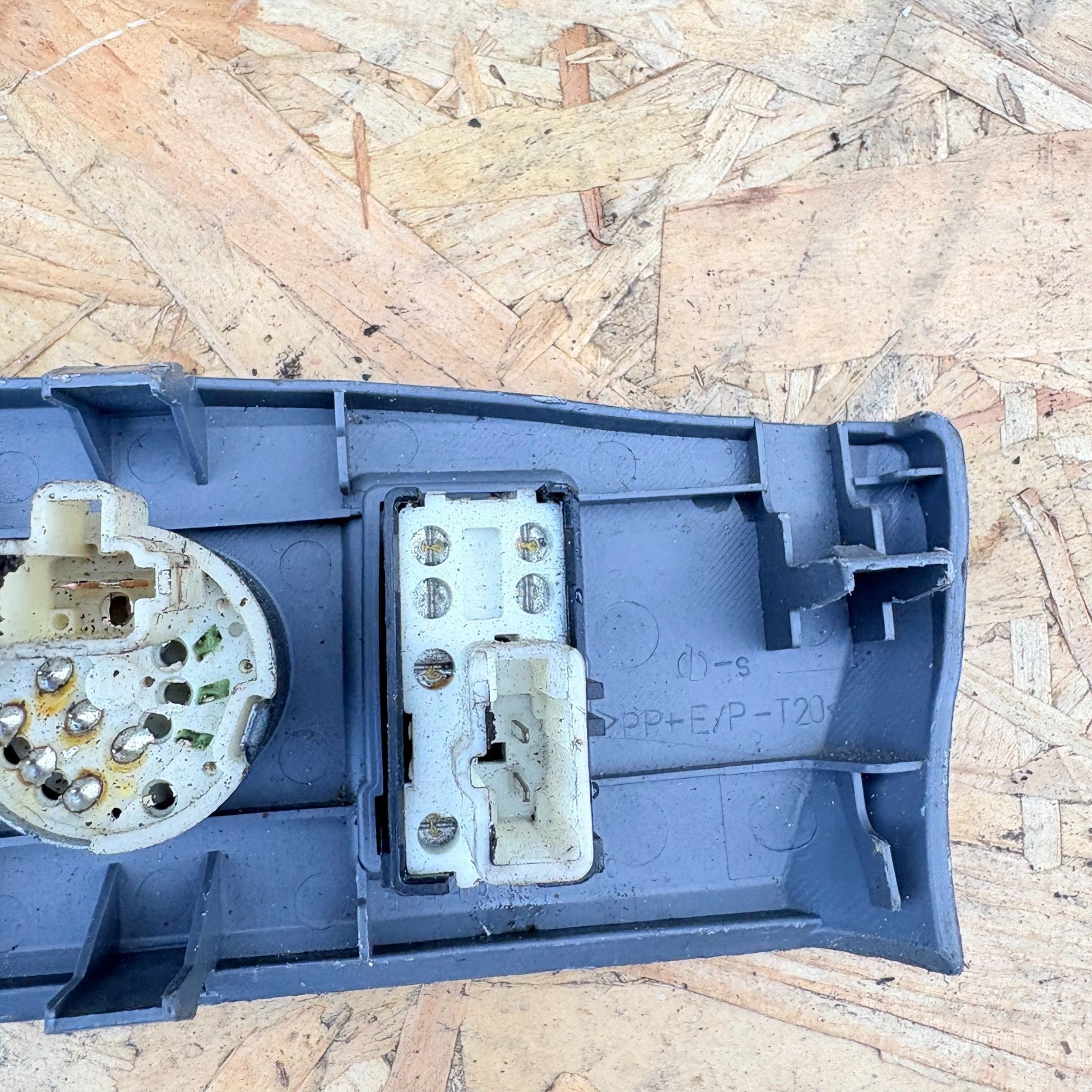 Toyota Rav4 Dash light adjusting switch (2000-2003)