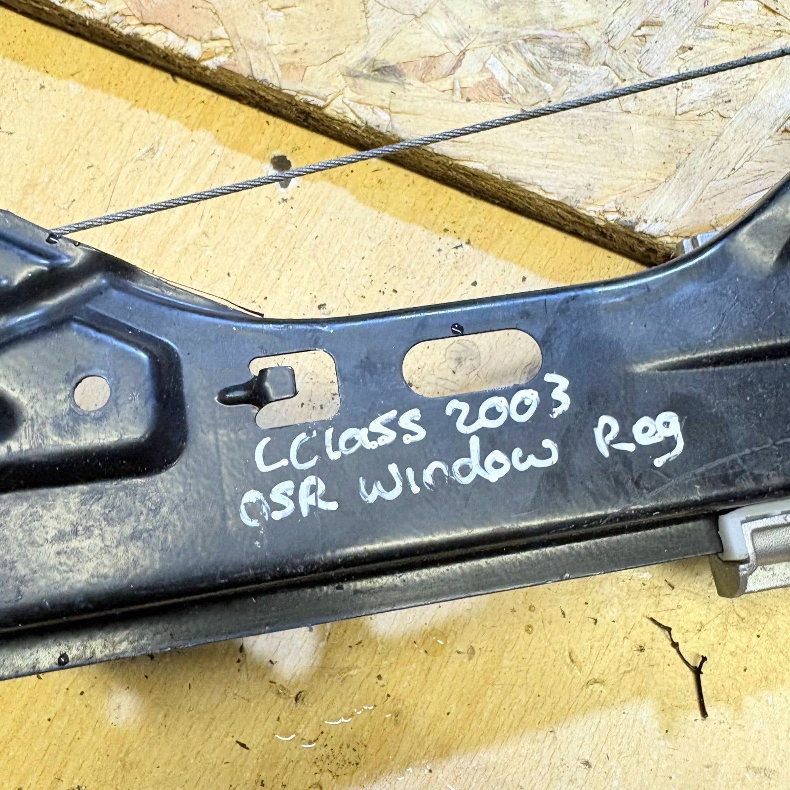 MERCEDES C CLASS 2003 OFFSIDE DRIVER SIDE REAR WINDOW MOTOR REGULATOR