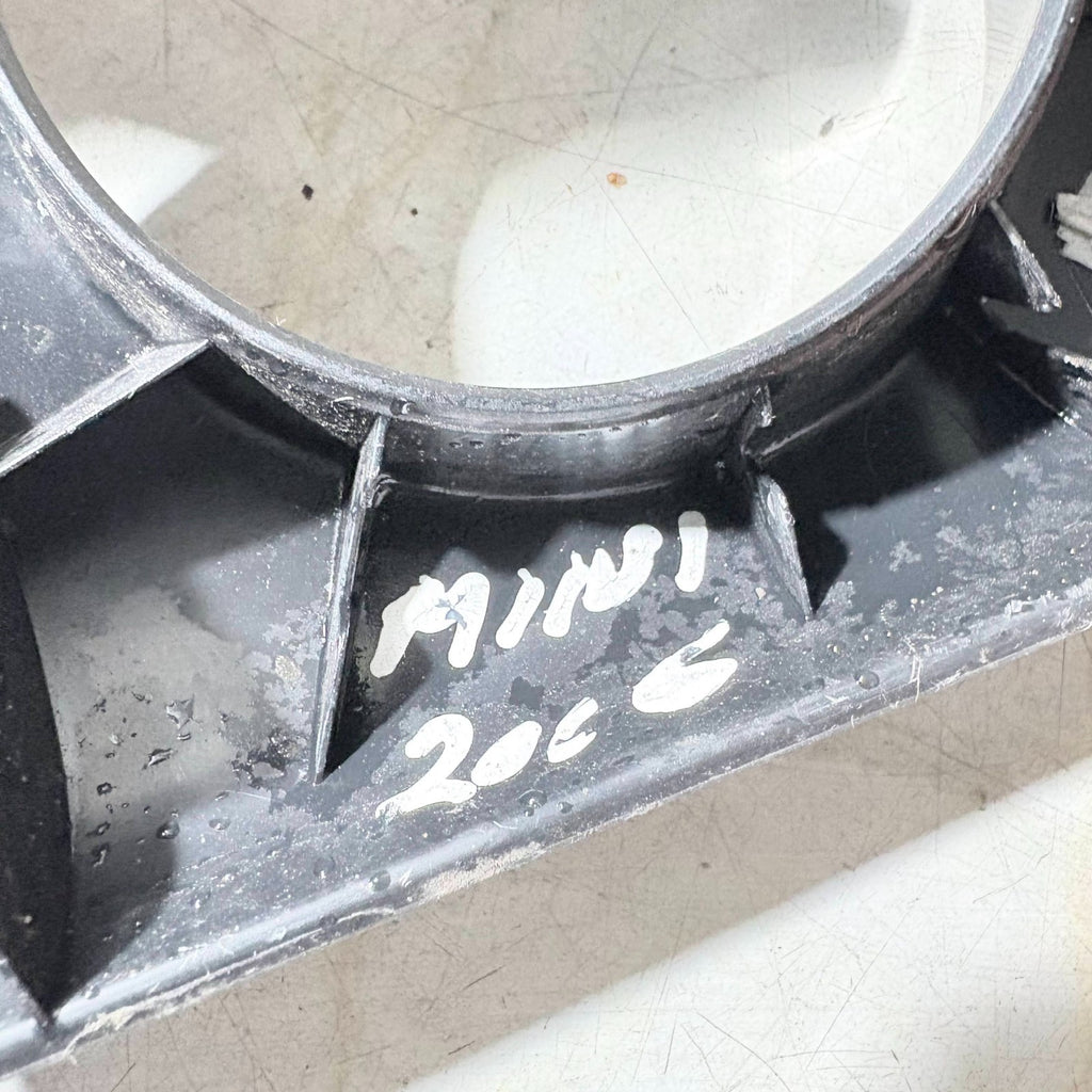 BMW MINI COOPER R50 2001-2006 DRIVER SIDE AIR VENT SURROUND TRIM FASCIA