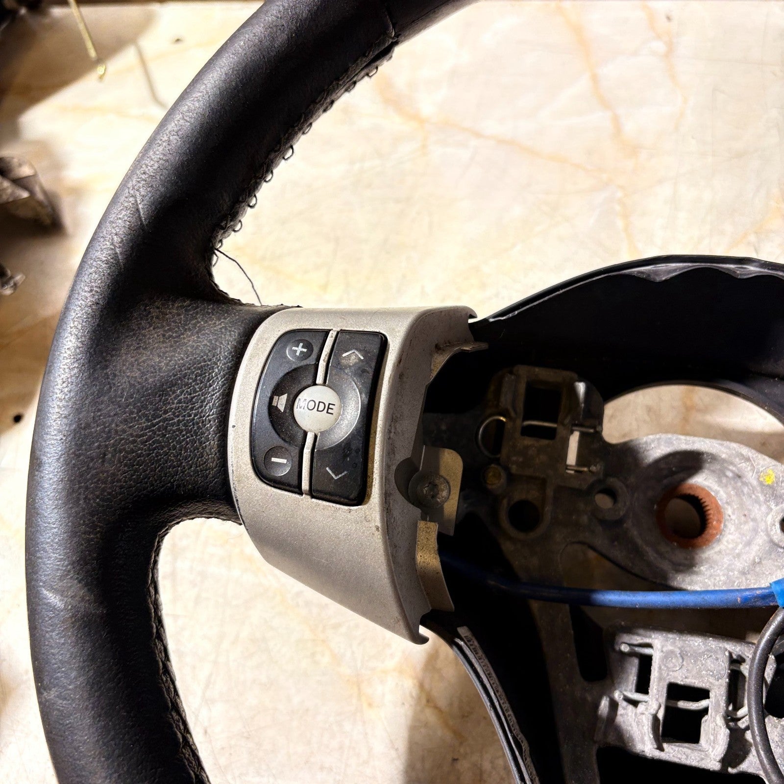 Toyota Yaris XP90 11/2008-07/2011  Audio Steering Wheel 305460899FKA-AE