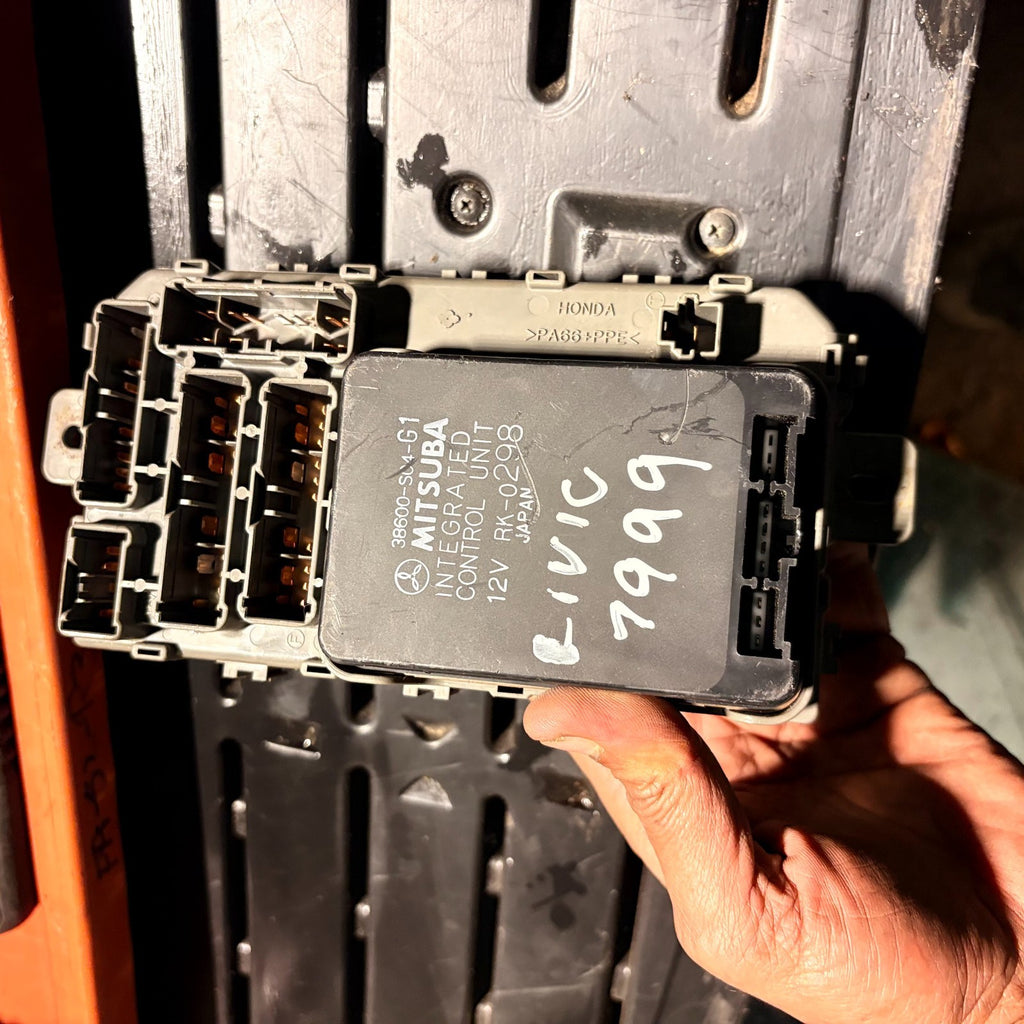Honda Civic 95-00/CR-V 97-01 Fuse Box/ICU 38600-S04-G1 Mitsuba