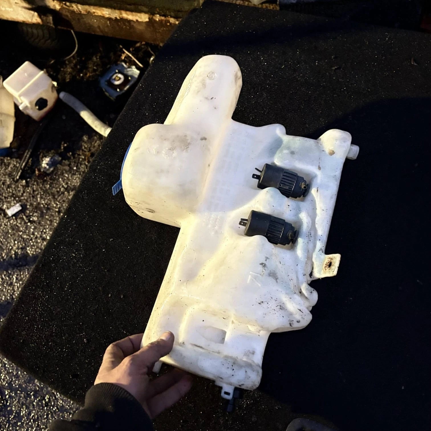 Mercedes Vito Viano Windscreen Washer Bottle 6388691220 (14)