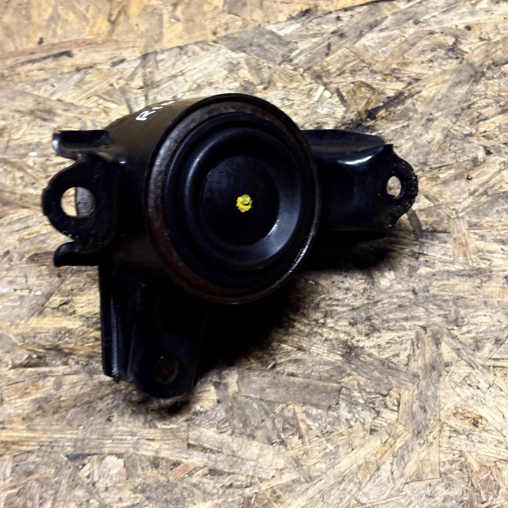Kia Rio Mk3 (UB) 2011-2017 Front Right Engine Mount Bracket 218101W000