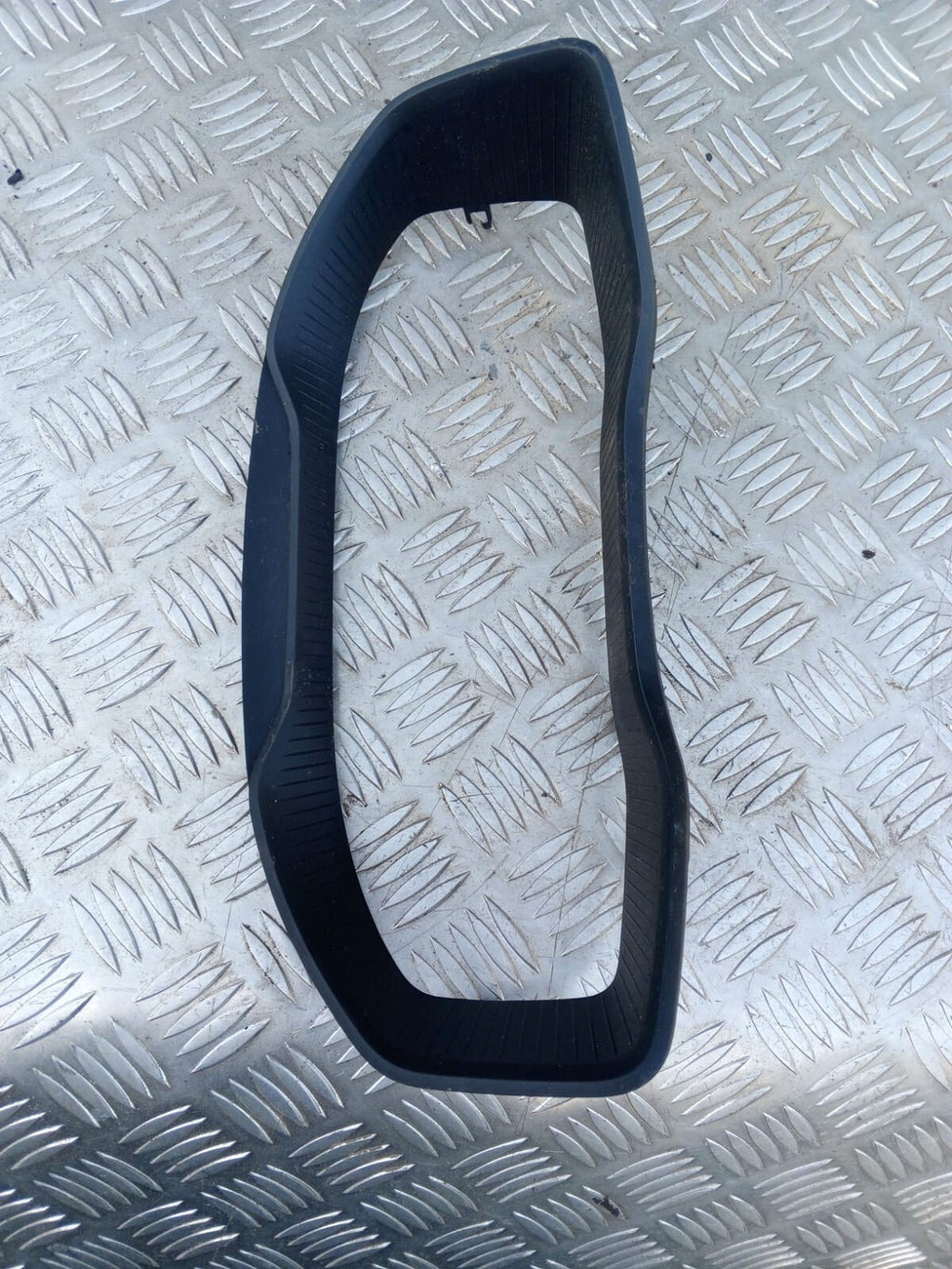 SEAT ATECA INSTRUMENT CLUSTER SURROUND TRIM 2016 575857241