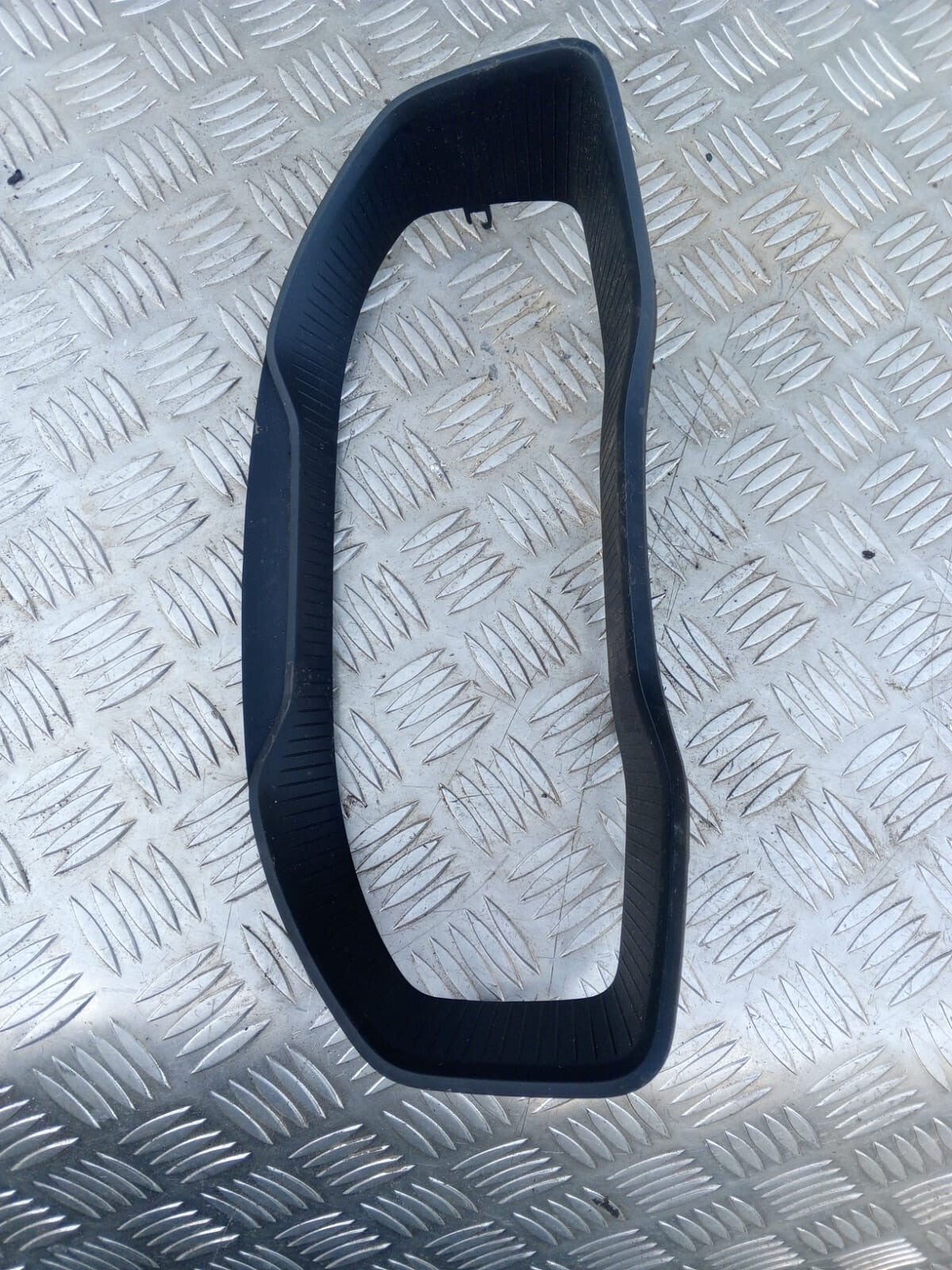 SEAT ATECA INSTRUMENT CLUSTER SURROUND TRIM 2016 575857241