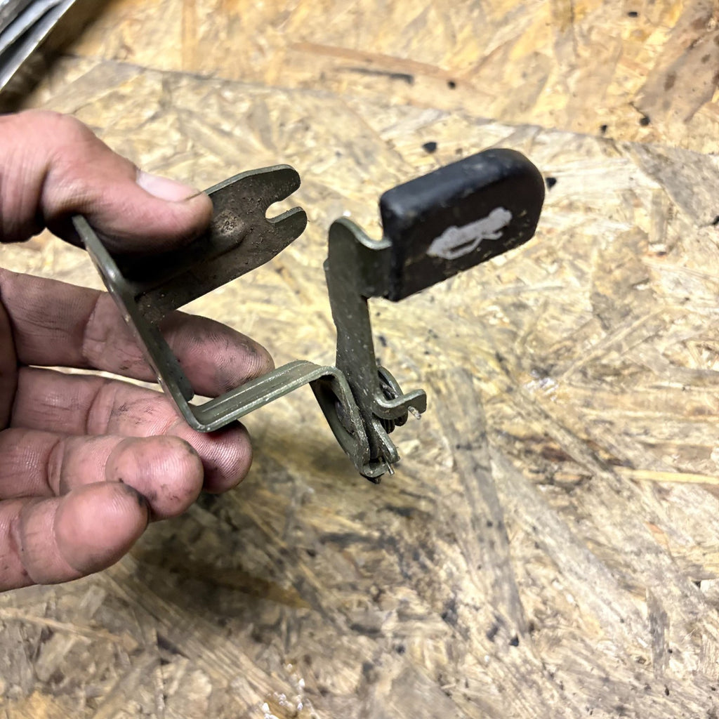 ?Hyundai Santa Fe 2001?2006 2.0 CRDi Bonnet Release Pull Handle ? ?