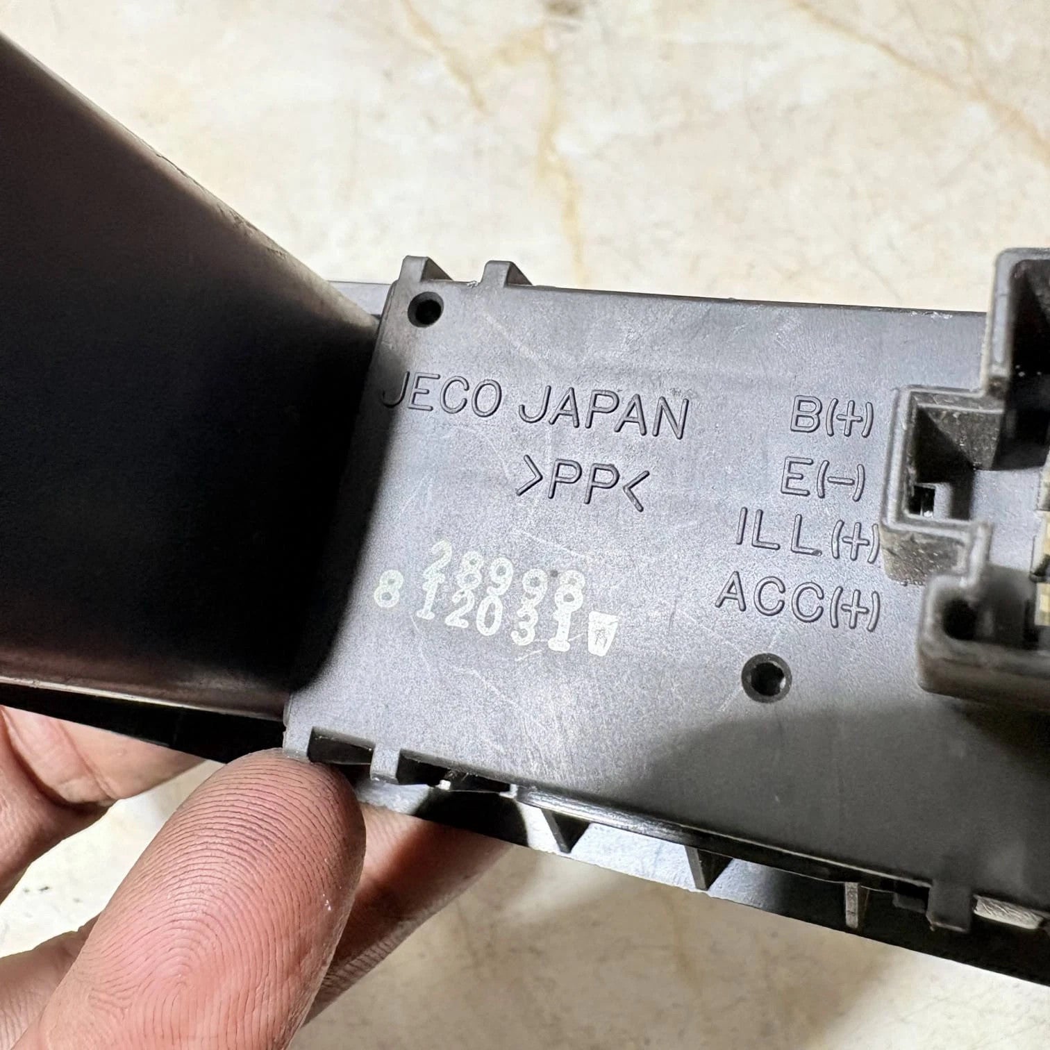 83910-97201-000 DASHBOARD WATCH FOR DAIHATSU 23057 28998 812031W