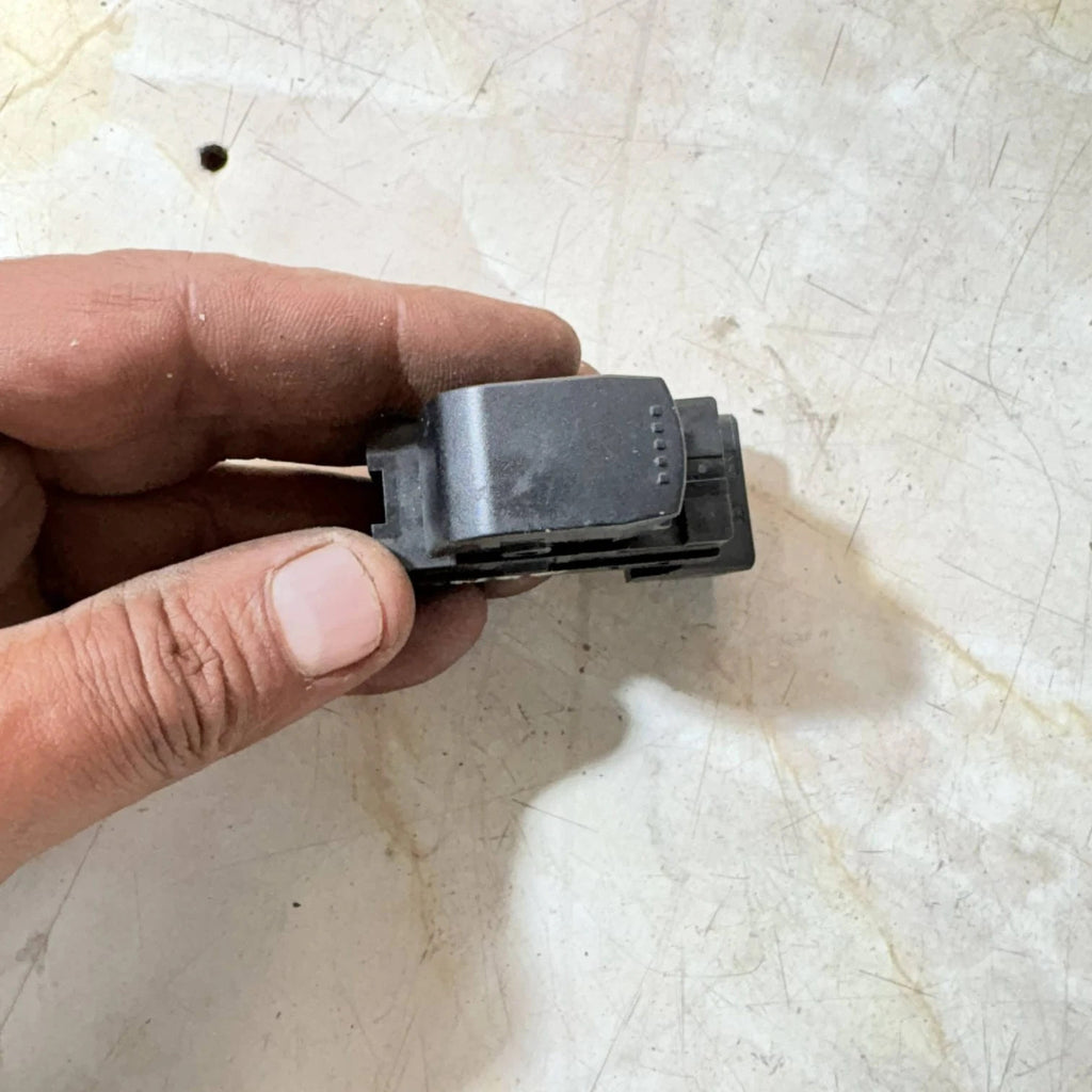 62J00 Passenger Front Left POWER WINDOW SWITCH FOR FIAT SEDICI