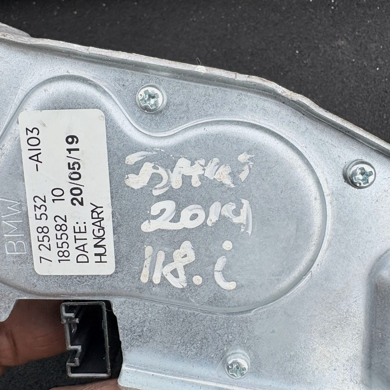 BMW 2019-2024 118i F40 REAR WINDSCREEN WIPER MOTOR 7258532