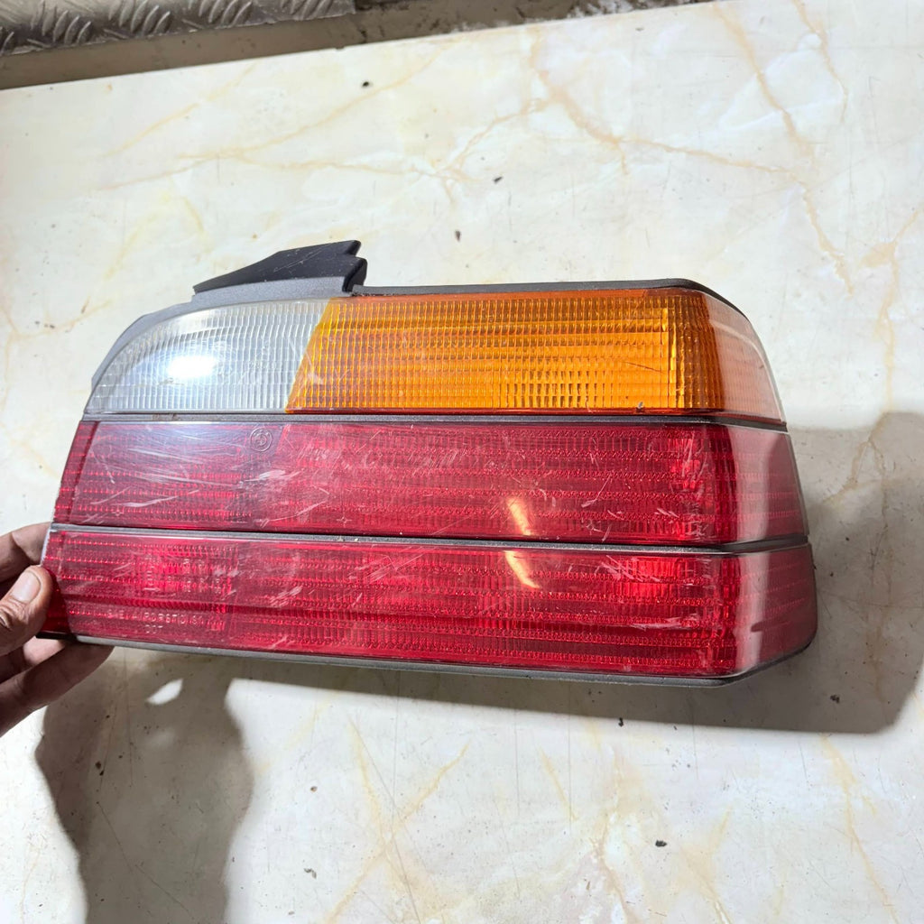 BMW E36 3 Series 320 Rear Right Tail Light Lamp 29548012