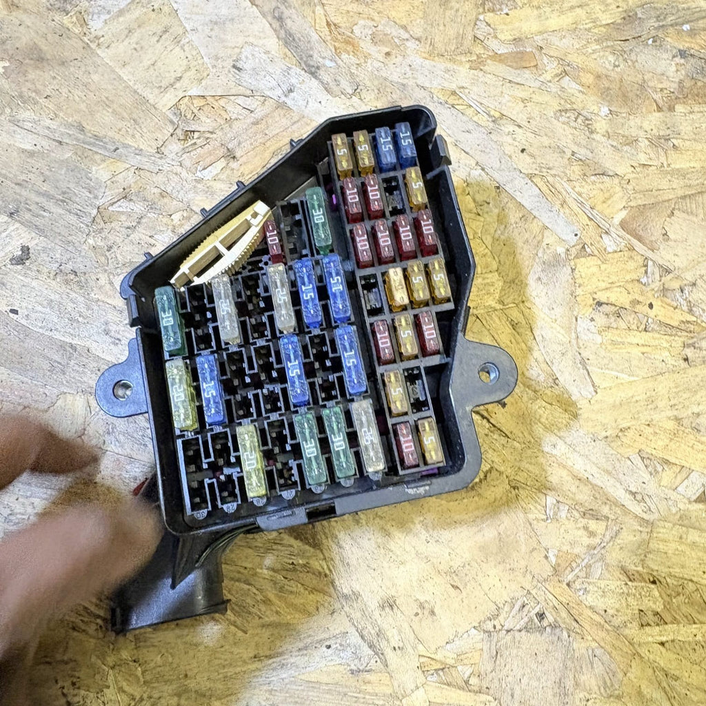 Audi A4 B5 8D2 1.9 TDI AFN/AVG Fuse Box Relay Panel 1995-2000 UK857764-68