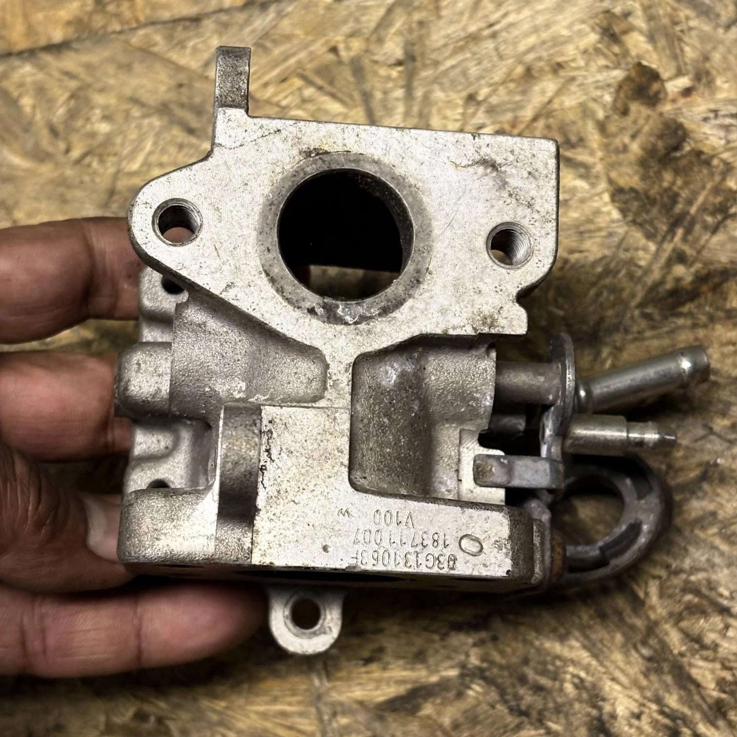 03G131063F EGR Throttle Valve Butterfly Flap VW Passat B6 2.0 TDI 103kW 2006-201