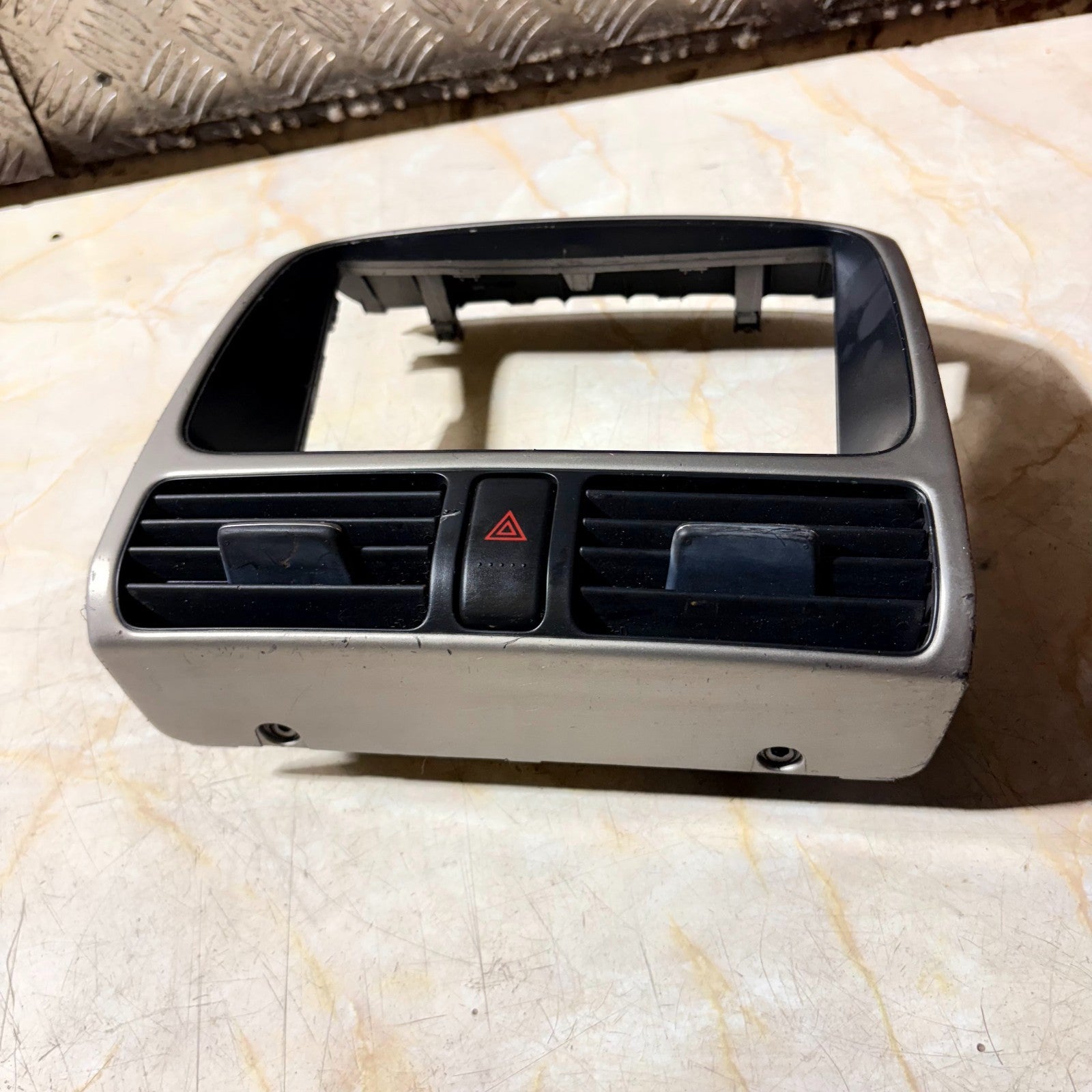 Honda CR-V MK2 2002-2006 Dashboard Central Air Vent Radio Bezel Trim 77250S9A013