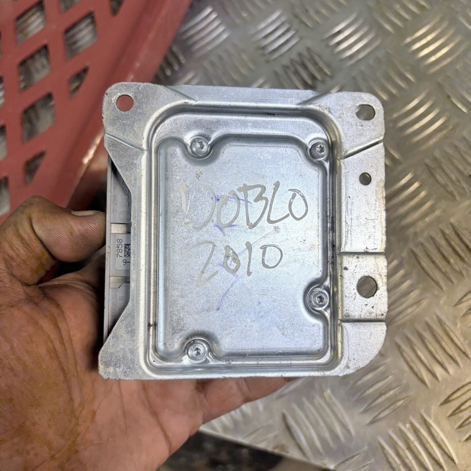 Fiat Doblo 2010 Control unit module 0285010547 IPJ123819