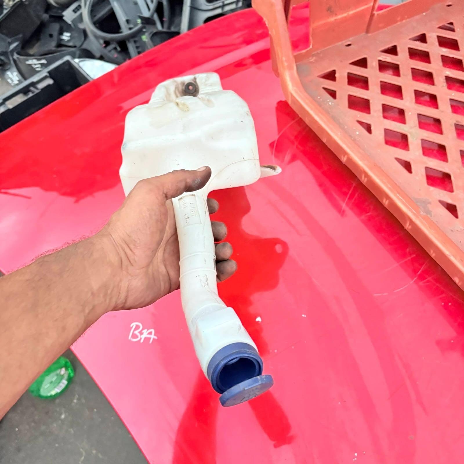 2008 FIAT 500 WASHER BOTTLE AND MOTOR PUMP