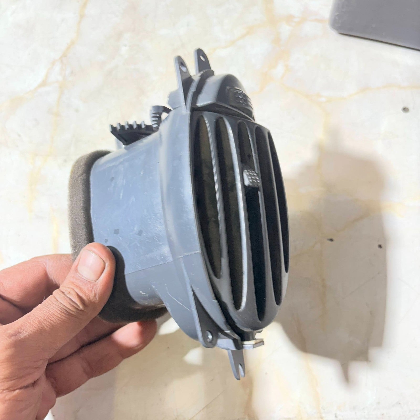 2007 LDV DASHBOARD LEFT MIDDLE HEATER AIR VENT PASSENGER SIDE