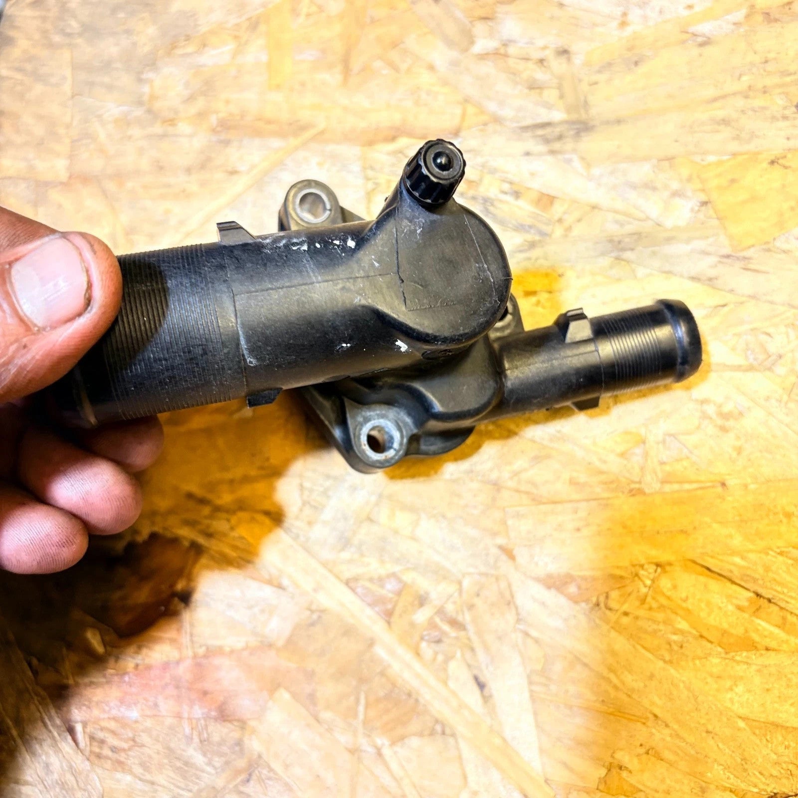 Thermostat housing for Renault