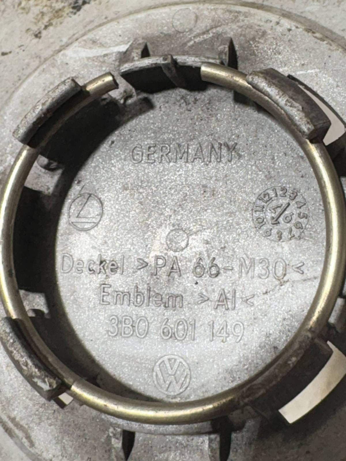 Volkswagen Golf Center Cap (Cao assy-wheel hub) 3B0601149