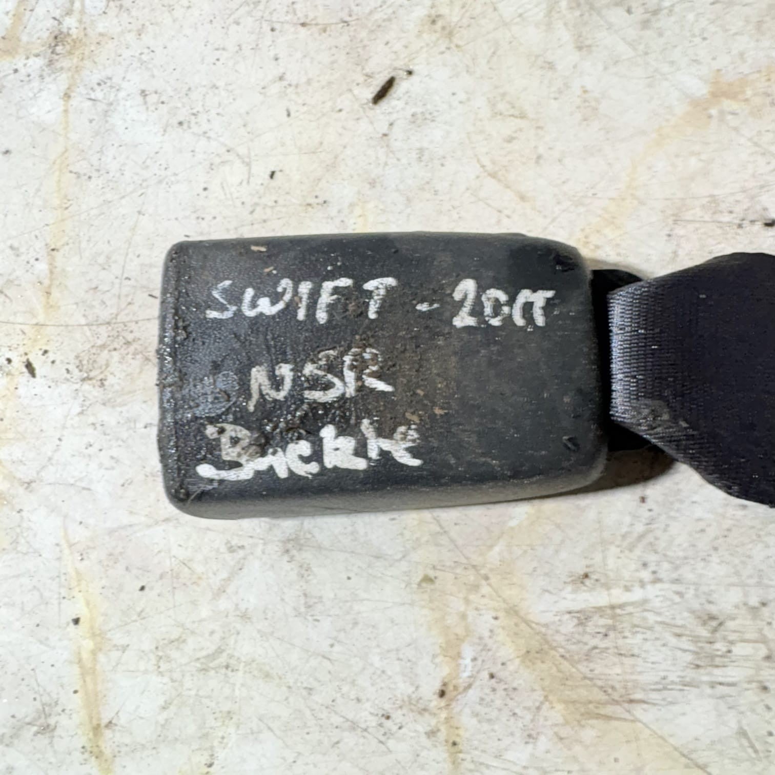 Seat belt holder (Seat belt Buckle) Passenger rear Alfa-Romeo 1 UK967134-23 2001