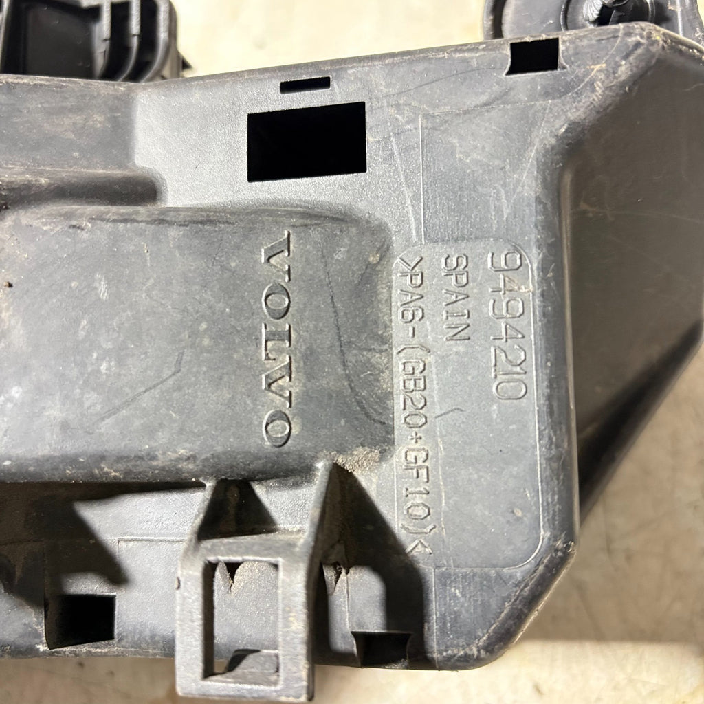 9494210 Volvo S60 MK1 V70 MK2 2000-2005 Engine Bay Fuse Box Terminal Module