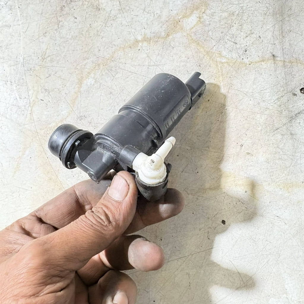 RENAULT DACIA NISSAN WINDSCREEN WASHER PUMP MONO 2 PIN 286203634R 289200001R