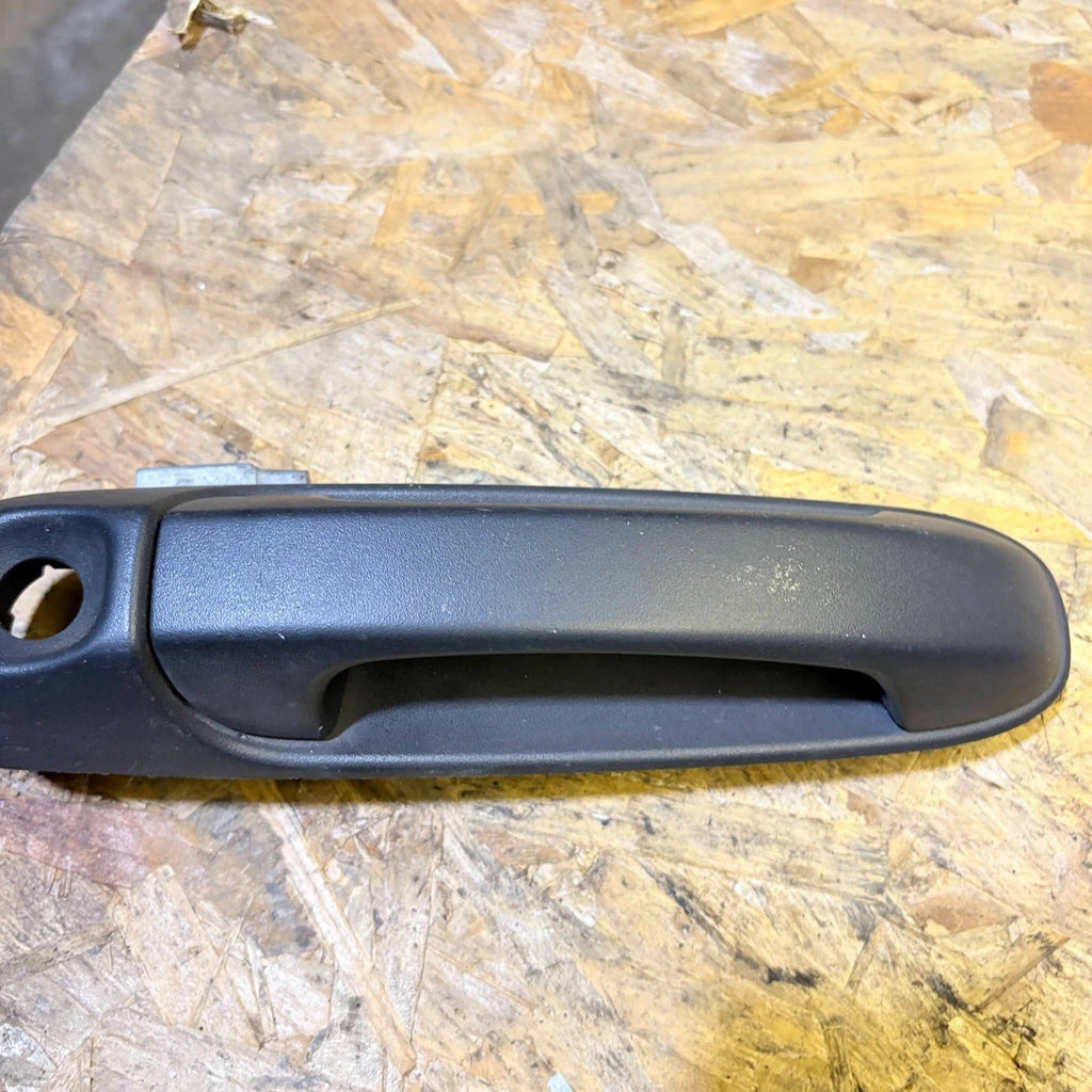 Jeep Cherokee/Liberty KJ 2002-2007 Front Right Outer Door Handle Keyhole Black