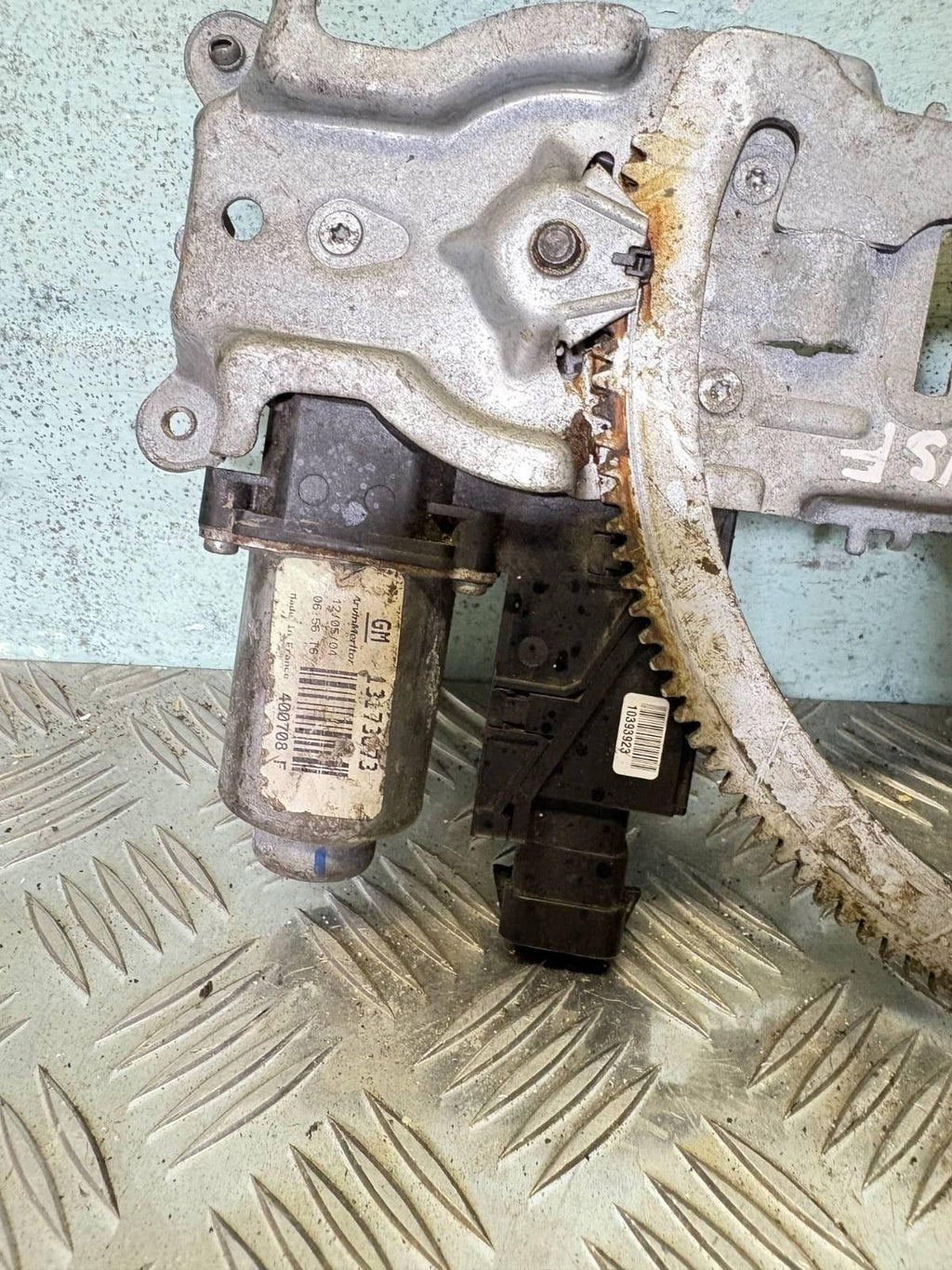 Corsa C 2004 Passenger Front Electric Window Regulator Motor 13173073