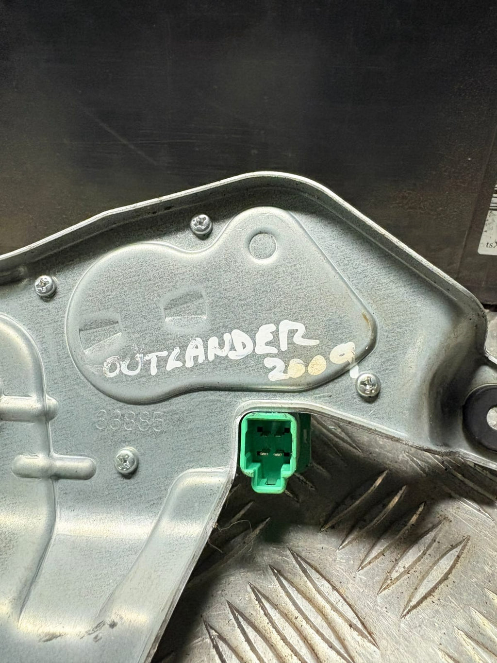 MITSUBISHI OUTLANDER MK2 2007-2012 REAR WINDSCREEN WIPER MOTOR 33885