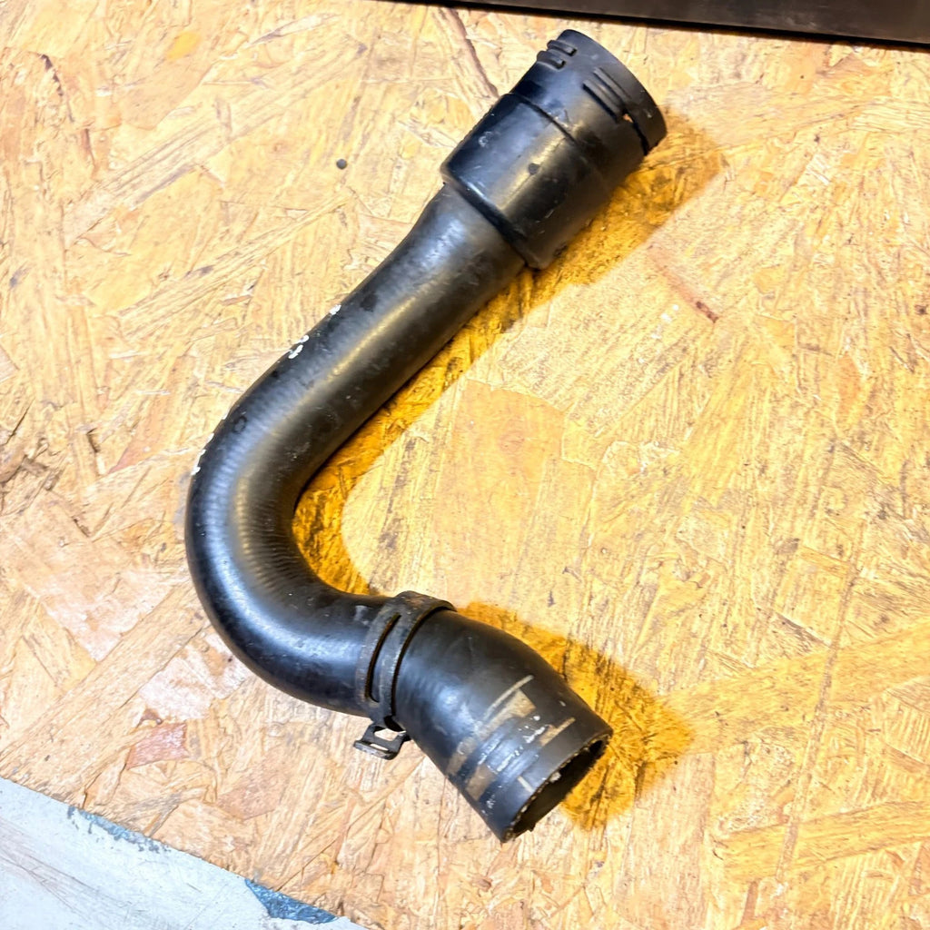 A4 B6 B7 QUATTRO 2001-2008 UPPER RADIATOR COOLANT HOSE PIPE 8E0121101AA