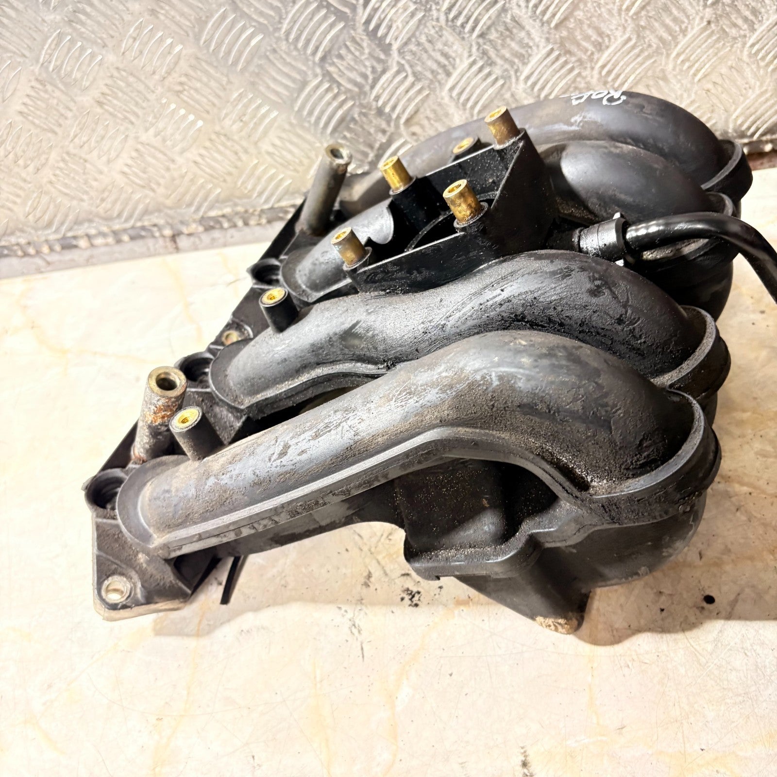 Intake manifold MERCEDES-BENZ 1998 W220 S CLASS A 111 14021 01