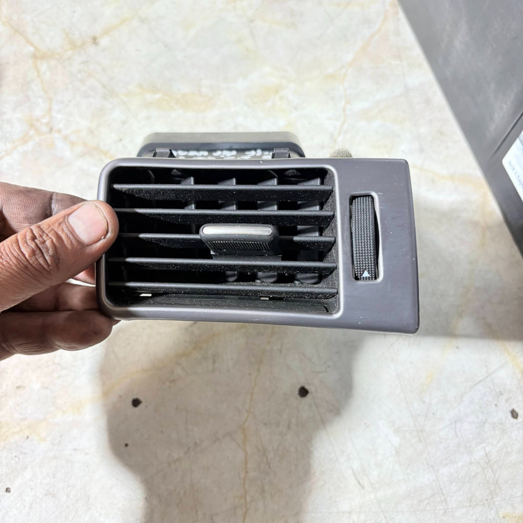 Audi A6 [99-05] Driver Right Front Heater/AC Grille Air Vent