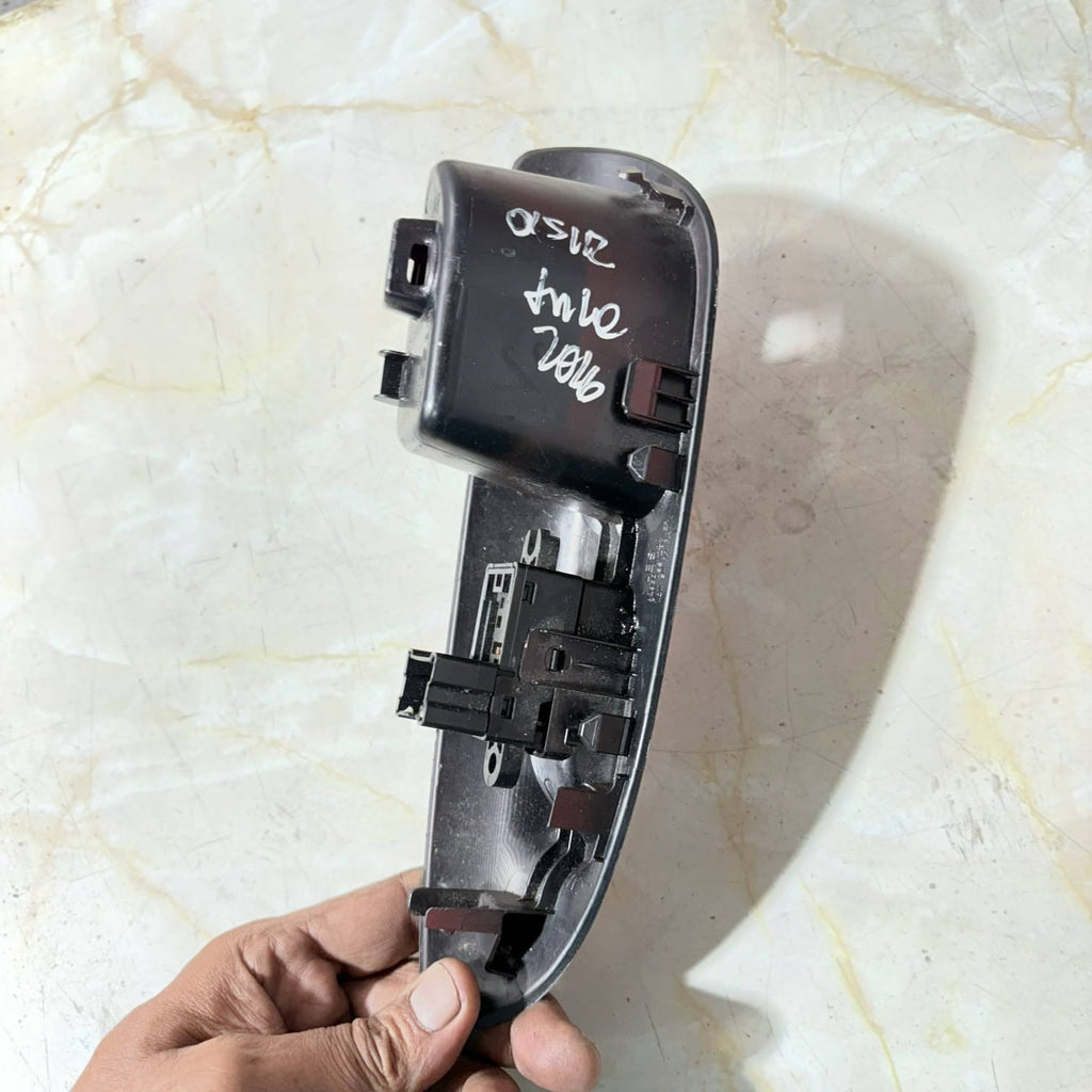 NISSAN JUKE DOOR HANDLE TRIM REAR RIGHT DRIVER SIDE 829601KA2A 2016 F15 MK1