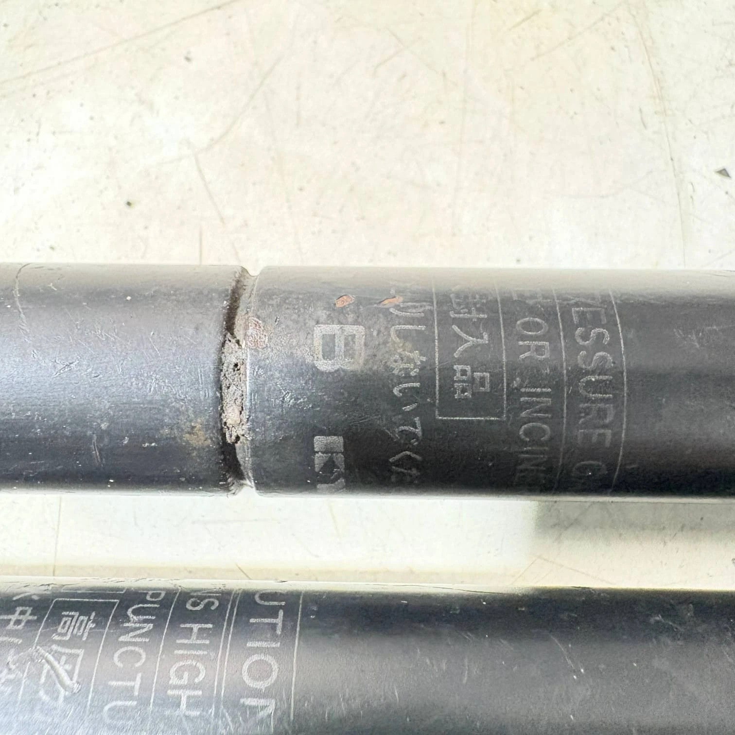 Kia Sorento Shock Absorbere Rear Glass 87180-3E010 2.5 Crdi 170Hp