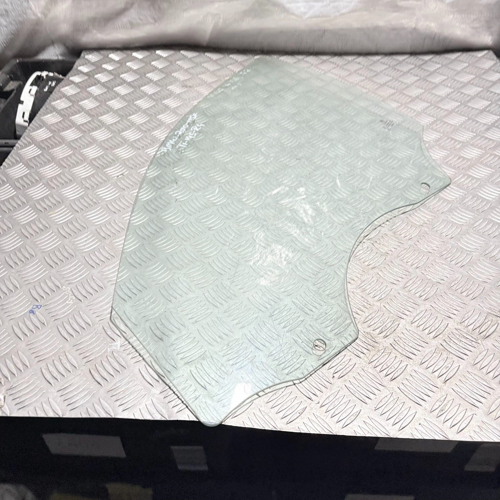 BMW 2010-2013 LEFT PASSENGER SIDE FRONT DOOR GLASS