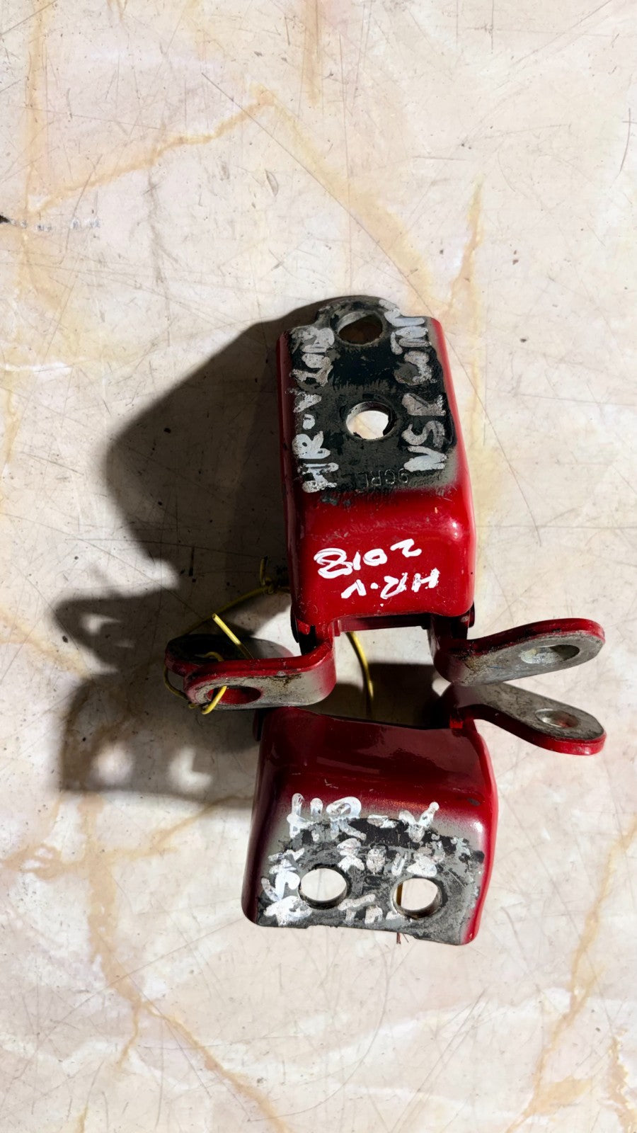 HONDA HR-V 2018 DOOR HINGE RED