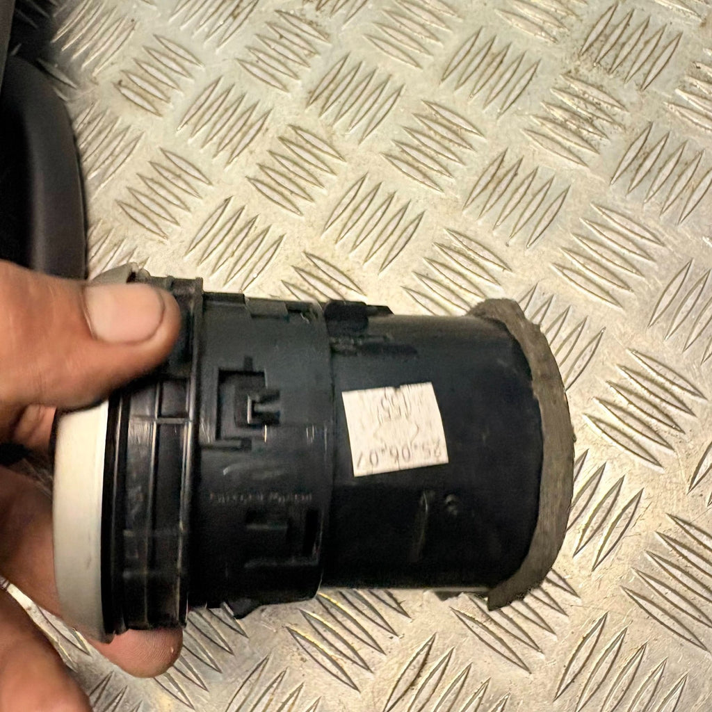 Nissan Qashqai J10 Dash Side Air Vent LH Passenger Heater/AC 68760JD10A 07-10