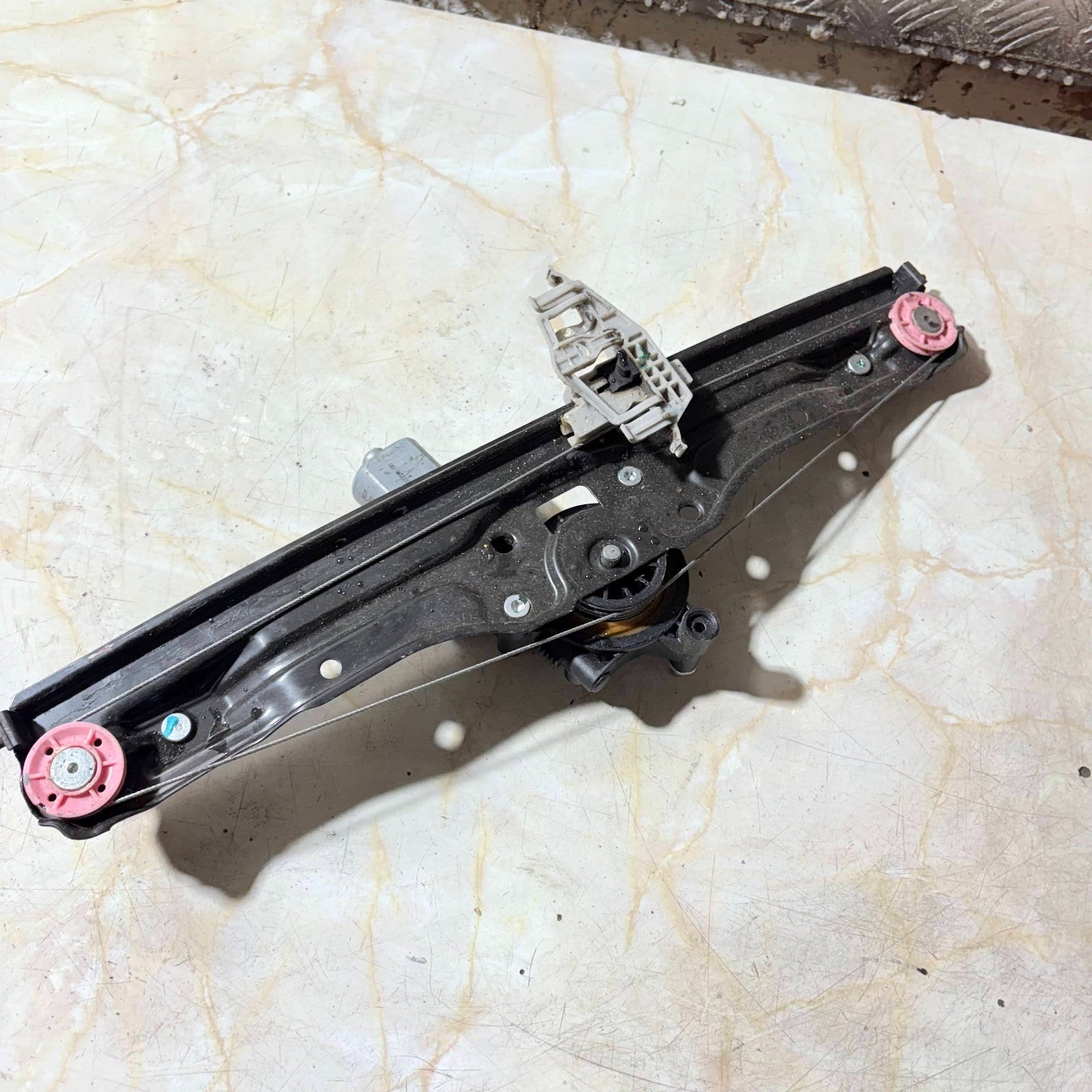 CHRYSLER 2013 5 DOOR WINDOW REGULATOR & MOTOR FRONT LEFT SIDE