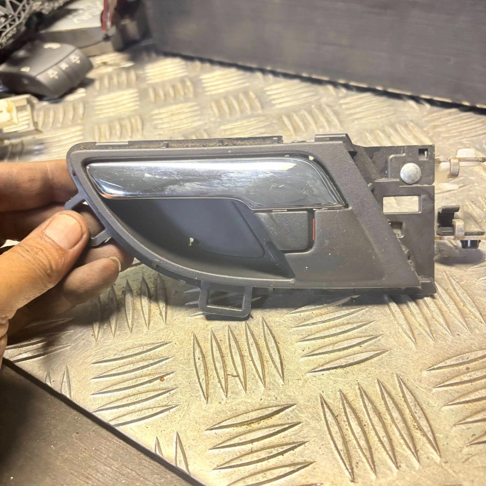 HONDA CRV 2007 FRONT LEFT PASSENGER SIDE INTERIOR DOOR HANDLE 4371-IXXX